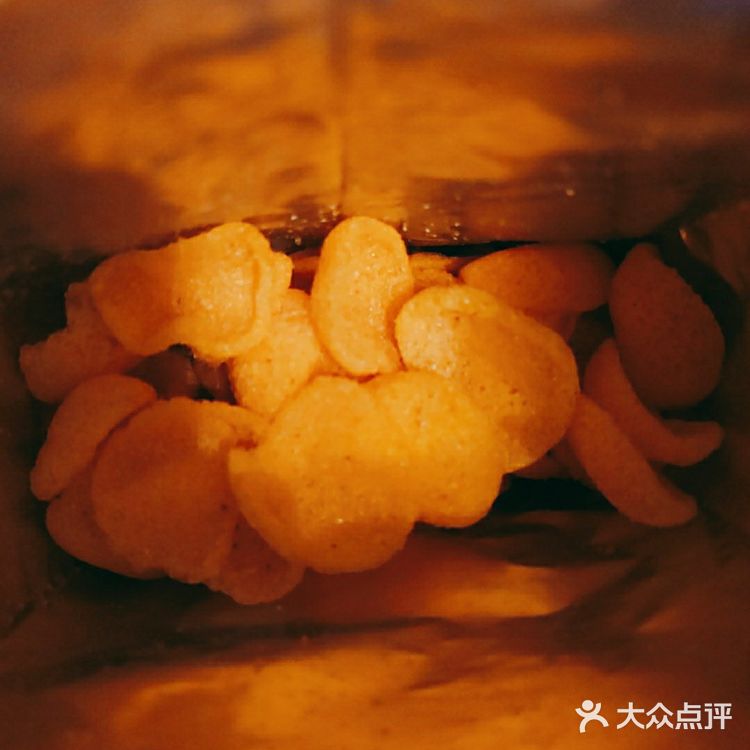 宅家追剧必备 膨化食品停不下