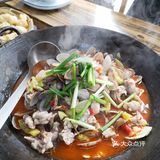 一个火炉两个板凳，这种吃法可稀罕了！