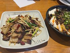 -干老庆贵州留一手烤鱼·地摊火锅(财经大学店)