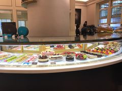 面包甜点陈列柜-PAUL LAFAYET 法式甜品(港汇广场店)