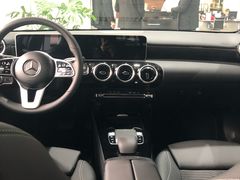 -上海星瀚奔驰4S店(红柳路店)