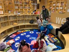 -漕河泾街道图书馆(漕河泾社区文化活动中心店)