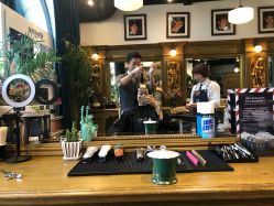 -TWOFACE 双面理发馆