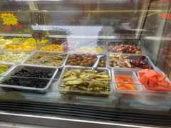 自助取餐区-老炳·七丛松甘草水果