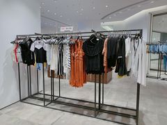 -URBAN REVIVO(上海中庚漫游城店)