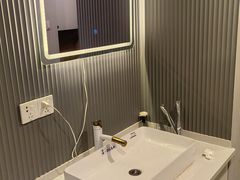 -乐嗨公寓(苏州火车站店)