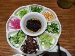 老北京炸酱面-尹三豆汁(前门旗舰店)