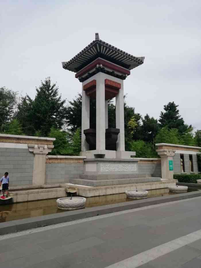 金中都公园-"每天上班我都喜欢提前一站下车穿过这个美.