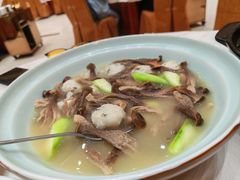 -东豪园林海鲜酒家(南港路辅路店)