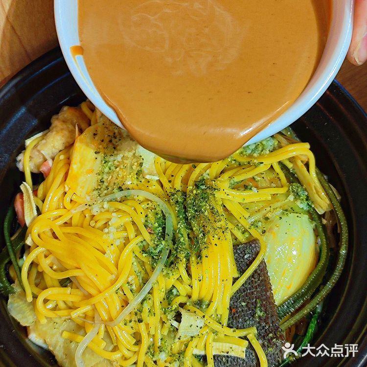 日月光新开的麻辣烫炸串，也太好吃了吧❗