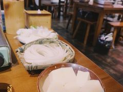 夺夺粉-黔有有贵州酸汤夺夺粉火锅(五味十字店)