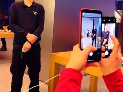 -Apple零售店(华贸购物中心店)