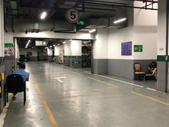 -复旦大学附属华山医院-停车场