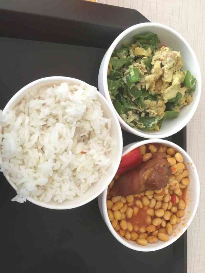 洪湖一绝快餐店-"洪湖小碗菜老店子啦,开了多少年啦?他们家.