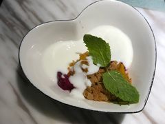 玛格丽特水果酸奶-蜜桃花开·中西融合菜E&W(南长街店)