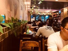 大堂-地锅公社·现炒地锅鸡·地锅鱼·夜宵(罗锦路店)