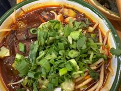 -拈签一笑黄牛肉辣卤串串