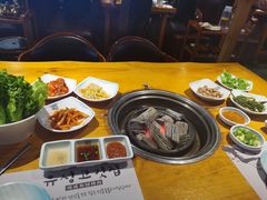 -唯成•韩国炭火烤肉 유성고기