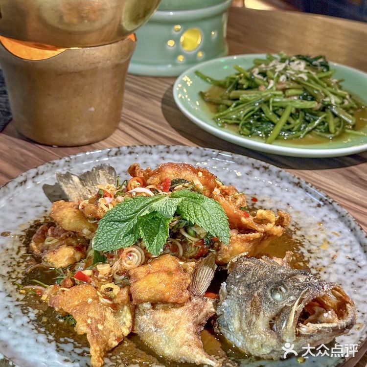 前滩太古里的这家泰国菜，氛围感太顶了 傍晚的前滩