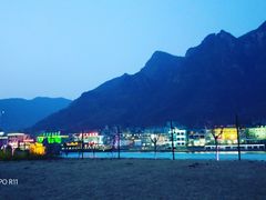 -百里峡七彩艺术小镇