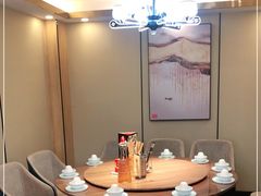 -有红鸡毛店·川菜(建设路店)