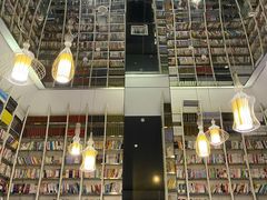 -钟书阁(松江泰晤士小镇店)