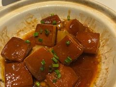 本帮红烧肉百叶结-小河盐帮·私家菜·烤鸭(三元桥·霄云路店)
