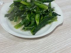 -布尔津河堤夜市