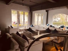 -穹六人间 people 6(岳阳路店)