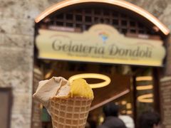 -Gelateria Dondoli