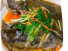 清蒸多宝鱼-云的侧面音乐餐吧(丰马牛餐饮广场店)