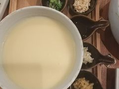 油条配稀豆粉-云海肴·汽锅鸡·云南菜(广安门天虹店)