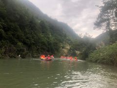 -天台雷峰十里峡谷漂流