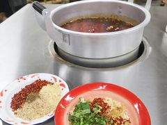 -咏勝锑锅麻辣烫(净居寺路总店)