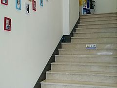-美酷口腔牙齿矫正(江桥万达店)