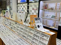 -MiRi眼镜·蔡司·星趣控·尼康控优点视觉合作店(南京东路店)