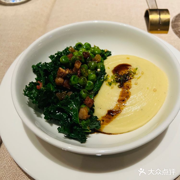 探店｜玻璃房+牛排、龙虾、巧克力舒芙蕾好吃！