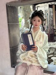 -一揽芳华汉服旗袍体验馆(拙政园店)