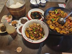 -富正毅三下锅·湘西韵味(天门山索道店)