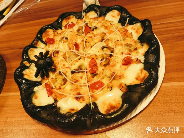 必胜客(金田bistro店)黑出彩披萨图片