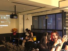 -Mx.cocktail bar