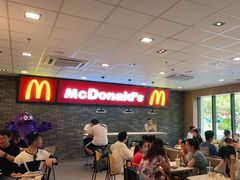 等位区-麦当劳(五一北路店)