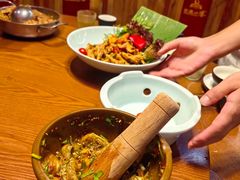 -老滇山寨•云南特色菜•地方菜•民族风情歌舞表演(金碧店)