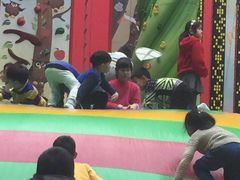 -蒙特利亲子乐园