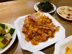 柞广椒炒腊味-庖丁人家巴东茶店牛肉(施南古城店)
