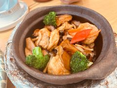 鲍汁金纱鱼腐杂菌煲-粤集·手工粤菜(皇庭广场店)