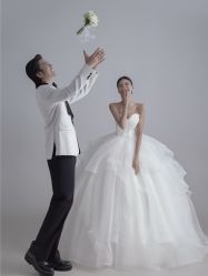 点击看大图 -至臻微拉婚纱摄影