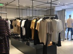 -URBAN REVIVO(欢乐海岸购物中心店)