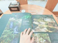 -Chom Cafe and Restaurant