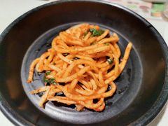 泡菜萝卜条-本家韩国烤肉(青岛万象城店)